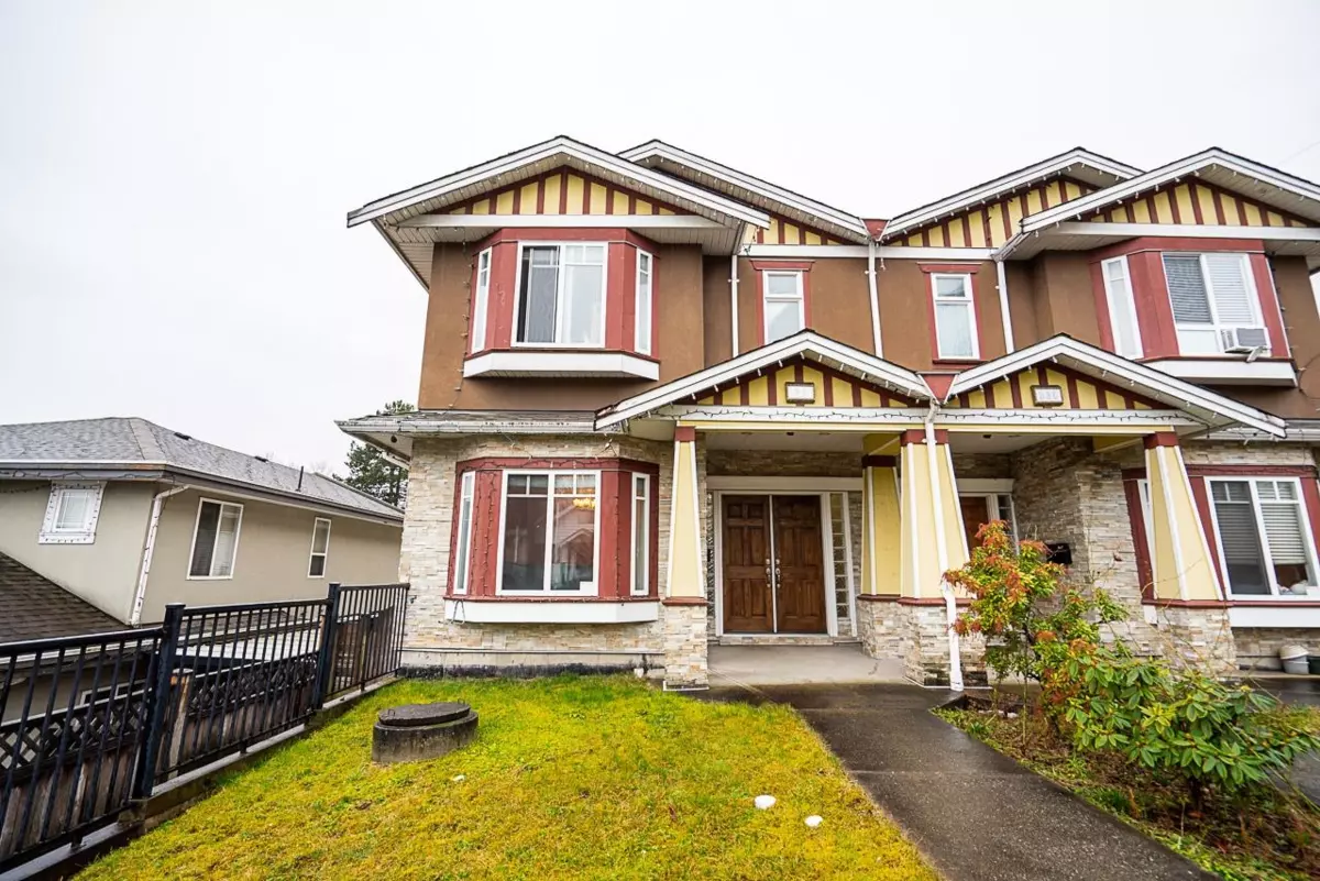 Exterior Rear Photo of 528 Sixteen Street, New Westminster, BC