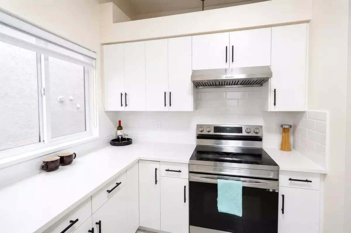 Dining Area Photo of 12458 76b Avenue, Surrey, BC