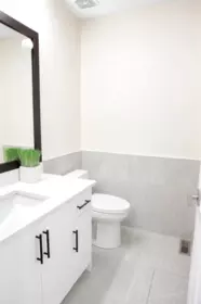 Primary Bathroom Photo of 12458 76b Avenue, Surrey, BC