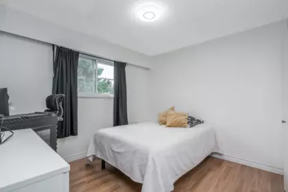Basement Recreation Room Photo of 1728 156 Street, Surrey, BC
