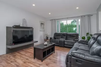 Breakfast Nook Photo of 1728 156 Street, Surrey, BC