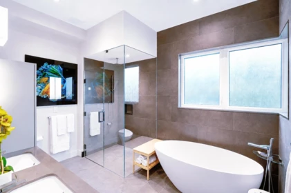 Primary Bathroom Photo of 4578 Puget Drive, Vancouver, BC