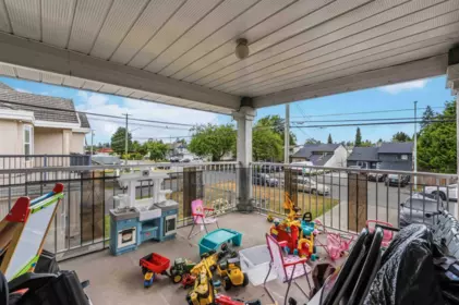 Hot Tub / Spa Photo of 12466 76 Avenue, Surrey, BC