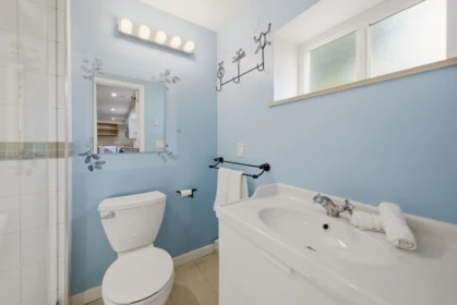 Guest Bathroom Photo of 1611 Lynn Valley Road, North Vancouver, BC