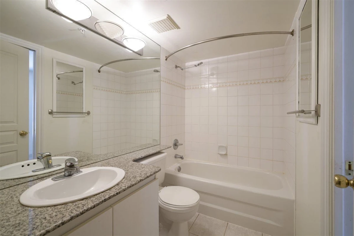 Dining Area Photo of 508 1189 Howe Street, Vancouver, BC