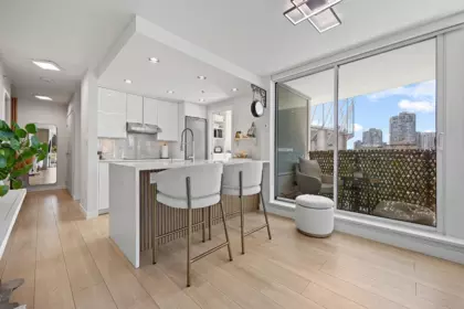 Primary Bathroom Photo of 607 161 W Georgia Street, Vancouver, BC