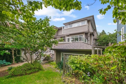 Breakfast Nook Photo of 416 W Keith Road, North Vancouver, BC