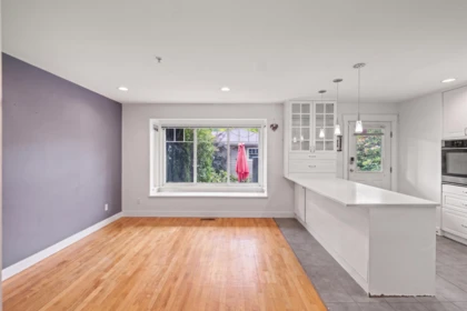 Hallway Photo of 416 W Keith Road, North Vancouver, BC
