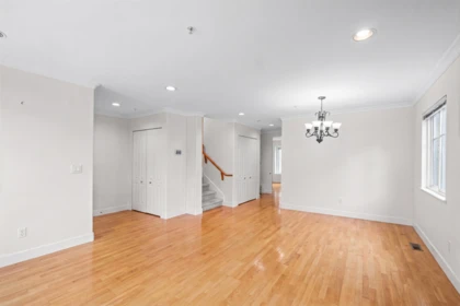 Mudroom Photo of 416 W Keith Road, North Vancouver, BC