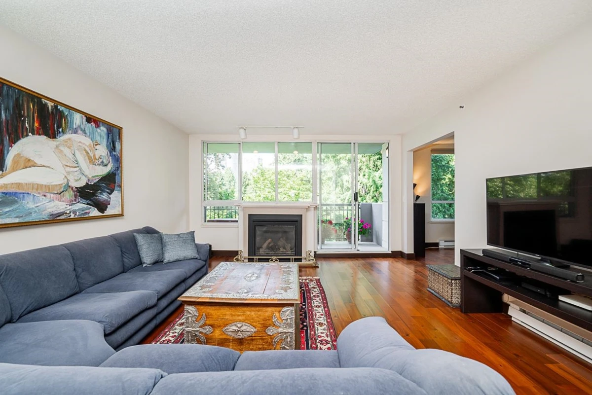 Family Room Photo of 904 545 Austin Avenue, Coquitlam, BC