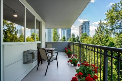 Swimming Pool Photo of 904 545 Austin Avenue, Coquitlam, BC