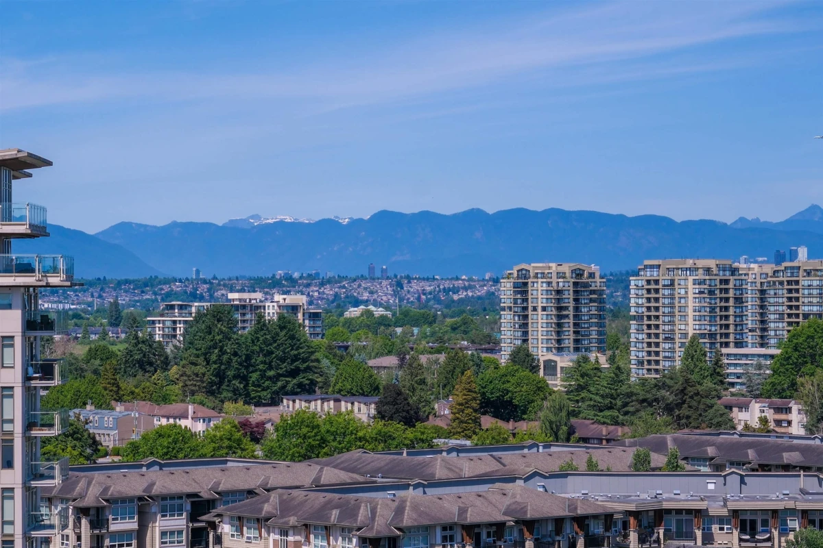 Living Room Photo of 1610 8288 Granville Avenue, Richmond, BC