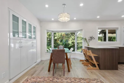 Kitchen Island Photo of 3581 Bluebonnet Road, North Vancouver, BC
