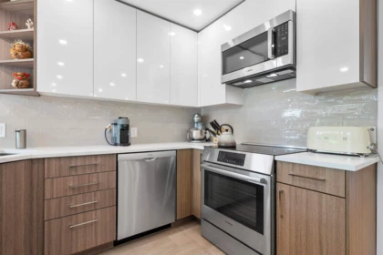 Walk-In Closet Photo of 3581 Bluebonnet Road, North Vancouver, BC