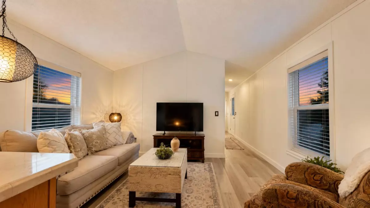 Family Room Photo of 139 10221 Wilson Street, Mission, BC