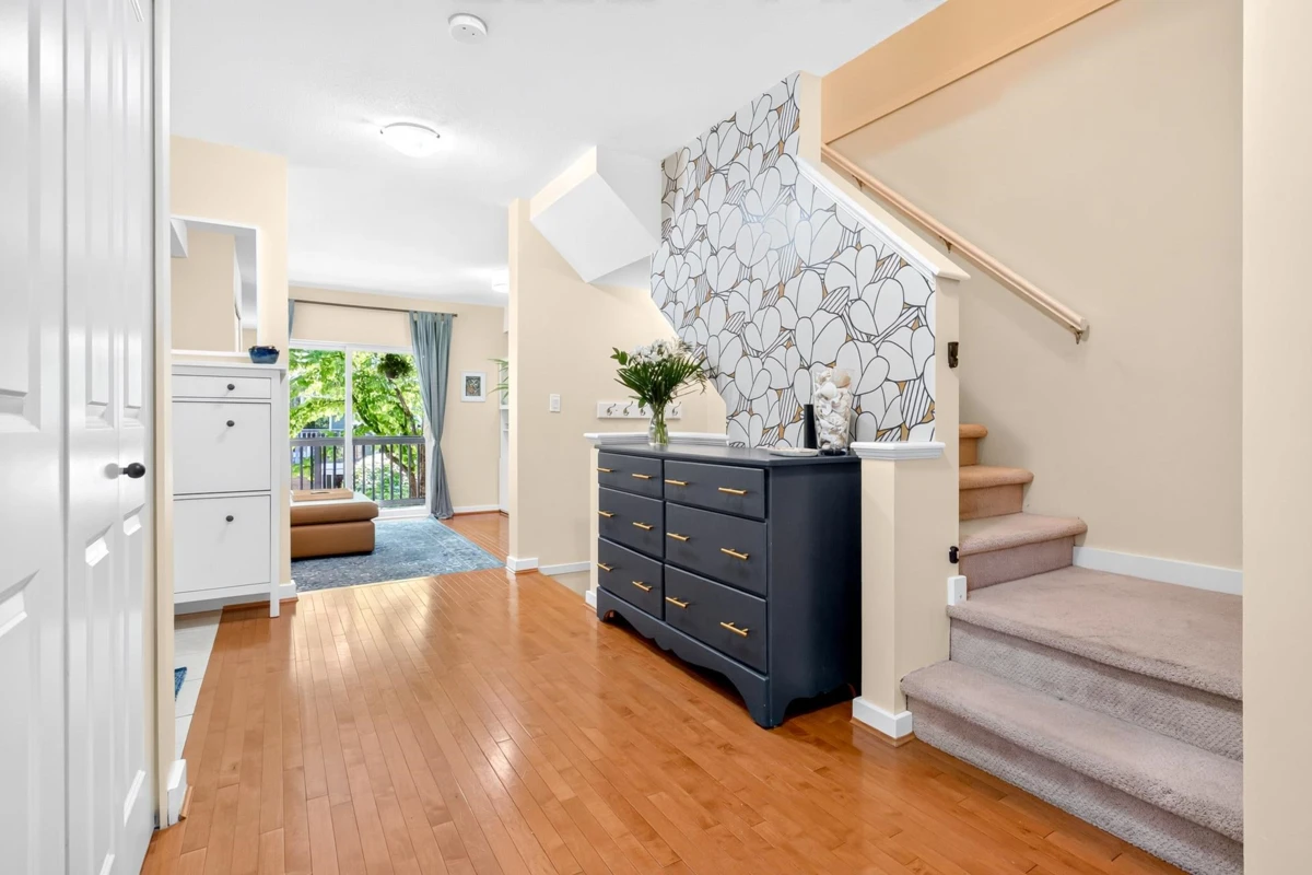 Dining Area Photo of 59 15233 34 Avenue, Surrey, BC