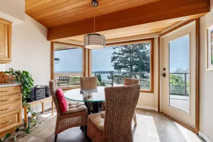 Office / Den Photo of 14366 Magdalen Avenue, White Rock, BC