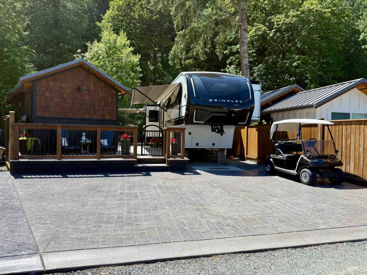Exterior Rear Photo of 381 720 Hot Springs Road, Harrison Hot Springs, BC