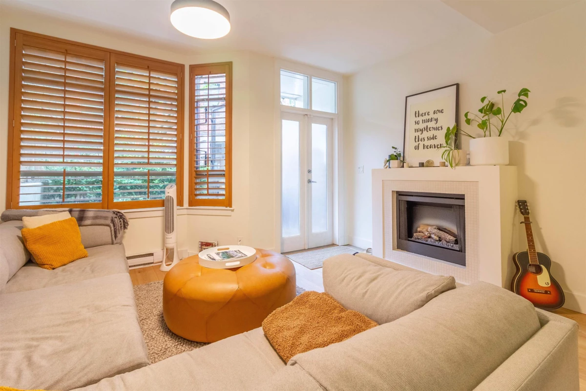 Family Room Photo of 822 W 6th Avenue, Vancouver, BC