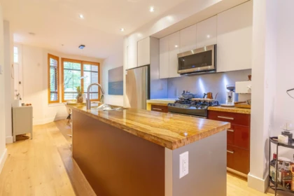 Breakfast Nook Photo of 822 W 6th Avenue, Vancouver, BC