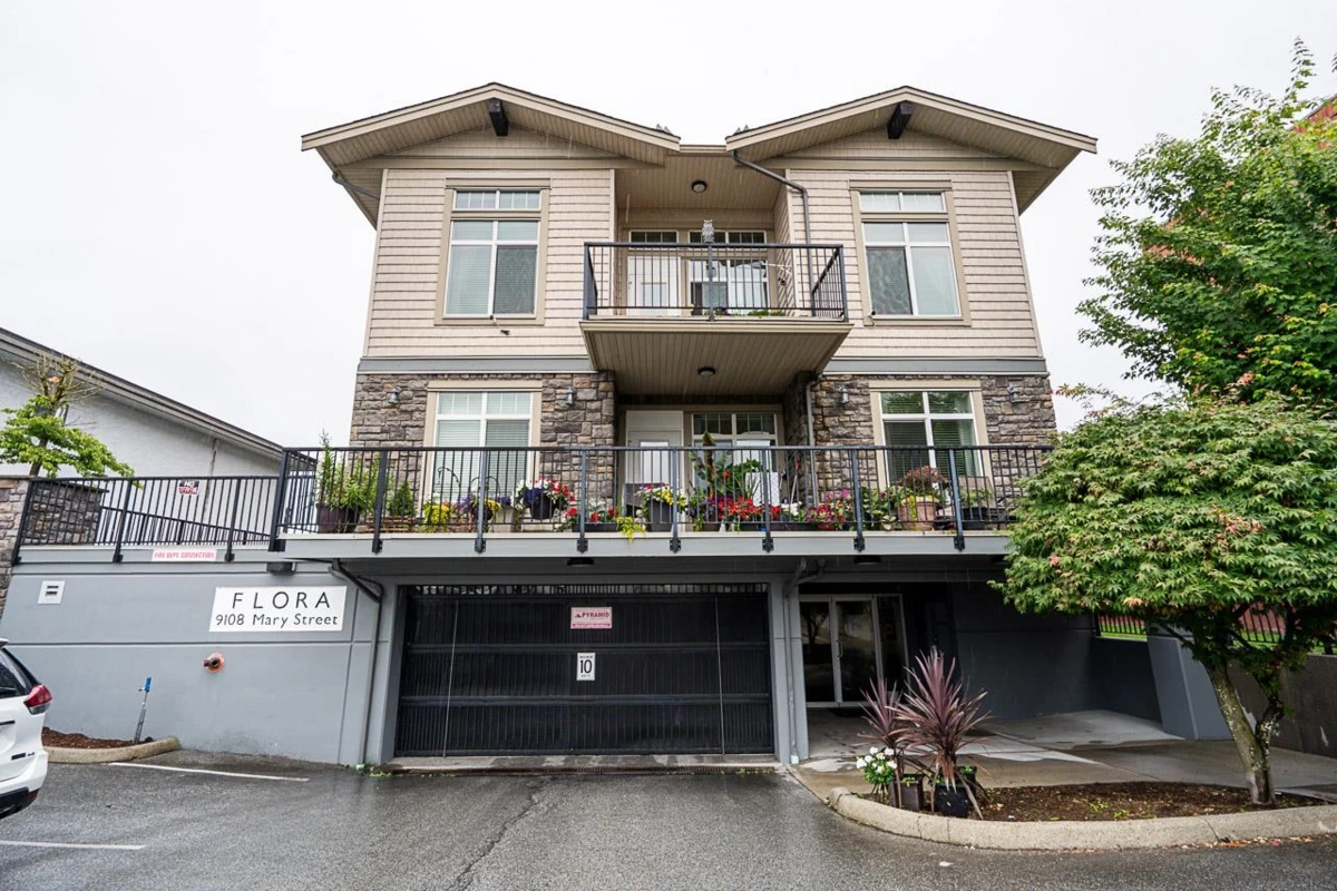 Living Room Photo of 107 9108 Mary Street, Chilliwack, BC