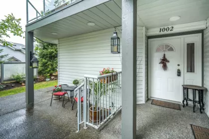 Powder Room Photo of 1002 21937 48 Avenue, Langley, BC