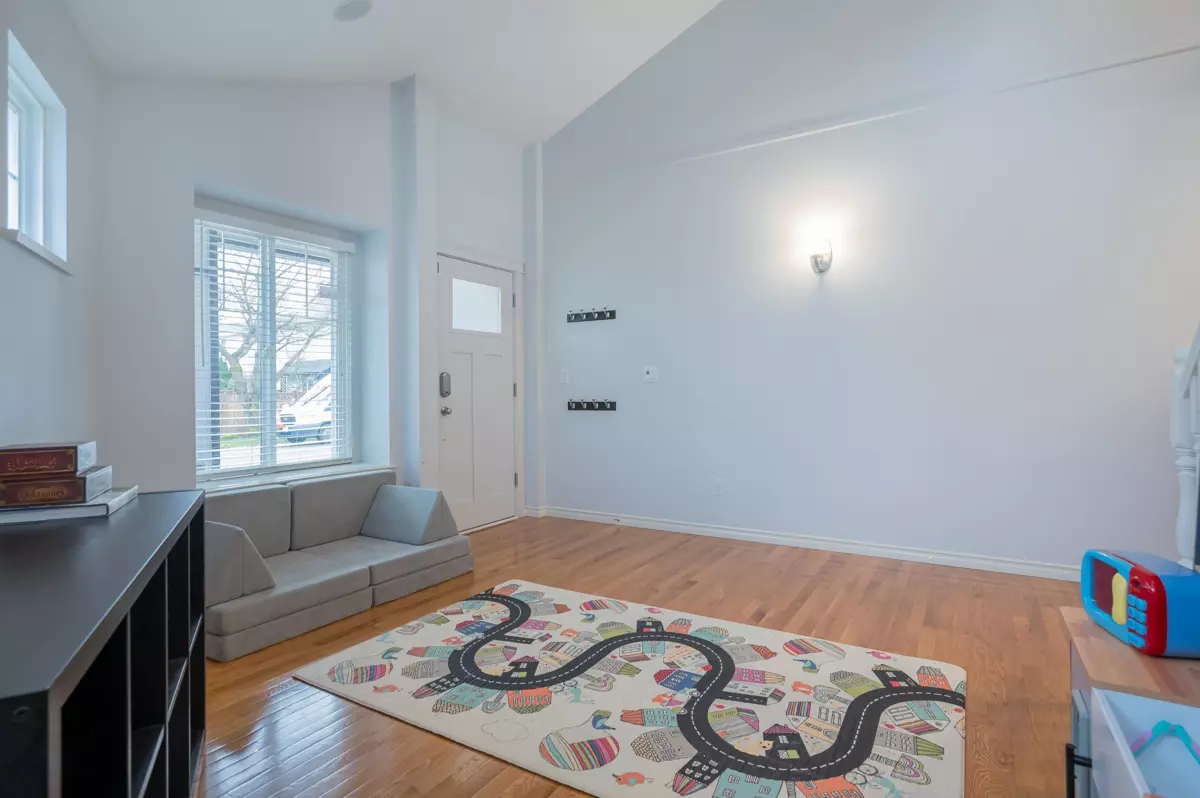 Living Room Photo of 20265 94b Avenue, Langley, BC