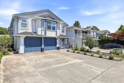 Front Yard Photo of 2559 Raven Court, Coquitlam, BC