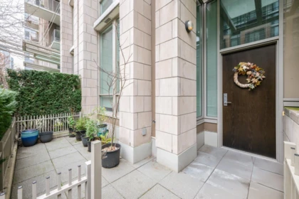 1051 Richards Street, Vancouver, BC, Vancouver — Townhouse for sale