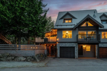 2323 Aspen Court, Whistler, BC, Whistler — Triplex for sale
