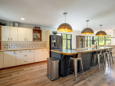 Breakfast Nook Photo of 6343 Easy Street, Whistler, BC