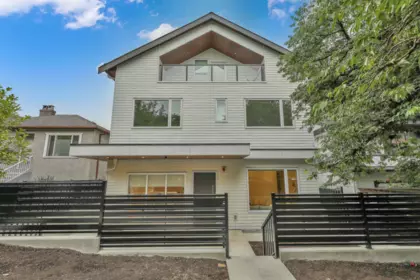 1 3185 Graveley Street, Vancouver, BC, Vancouver — Half Duplex for sale
