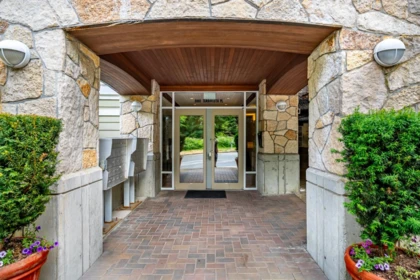 502 3001 Terravista Place, Port Moody, BC, Port Moody — Apartment/Condo for sale