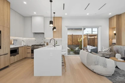2 2752 Graveley Street, Vancouver, BC, Vancouver — Half Duplex for sale