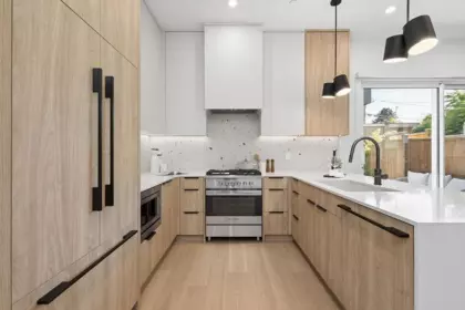Kitchen Photo of 2 2752 Graveley Street, Vancouver, BC