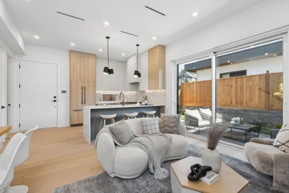2 2752 Graveley Street, Vancouver, BC, Vancouver — Half Duplex for sale