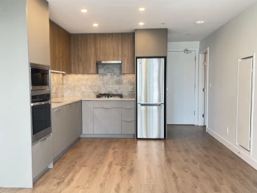 603 13359 Old Yale Road Street, Surrey, BC, Surrey — Apartment/Condo for sale