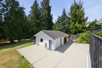 Hot Tub / Spa Photo of 1137 Sunnyside Road, Gibsons, BC