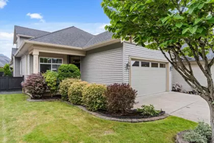 5581 Crawley Drive, Chilliwack, BC, Chilliwack — Single Family Residence for sale