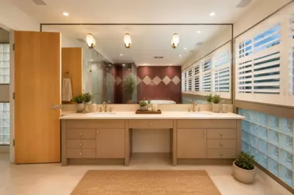 Entry Foyer Photo of 687 Beachview Drive, North Vancouver, BC