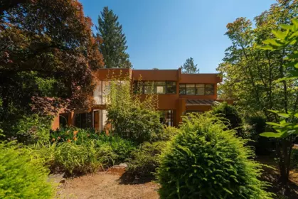 Front Yard Photo of 687 Beachview Drive, North Vancouver, BC