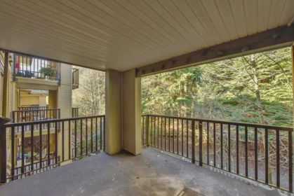 Entry Foyer Photo of 408 2959 Silver Springs Boulevard, Coquitlam, BC