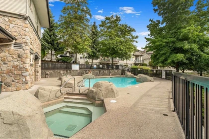 Garden / Landscaping Photo of 408 2959 Silver Springs Boulevard, Coquitlam, BC