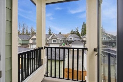Breakfast Nook Photo of 17130 1 Avenue, Surrey, BC