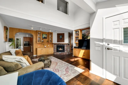 38089 Guilford Drive, Squamish, BC, Squamish — Single Family Residence for sale