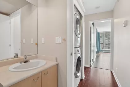 Hot Tub / Spa Photo of 1006 8180 Granville Avenue, Richmond, BC