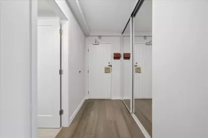 Entry Foyer Photo of 802 1745 Esquimalt Avenue, West Vancouver, BC