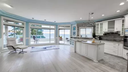 Breakfast Nook Photo of 14937 Blackwood Lane, White Rock, BC
