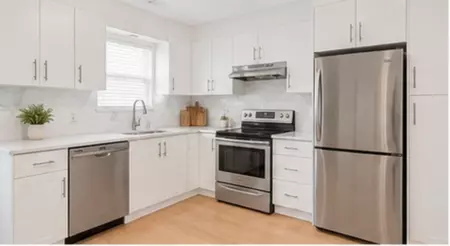Kitchen Photo of 6722 124 Street, Surrey, BC