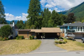 4568 Marineview Crescent, North Vancouver, BC